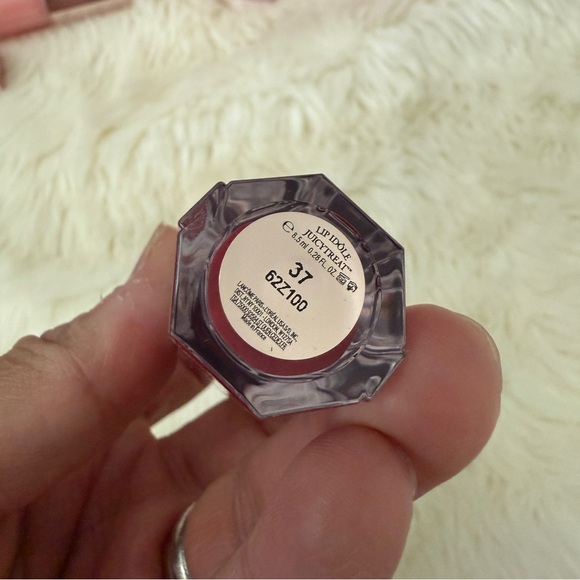 Lancôme 
Lip Idole JuicyTreat Hydrating Lip Gloss 37 red-y or not  brand new - Picture 5 of 5